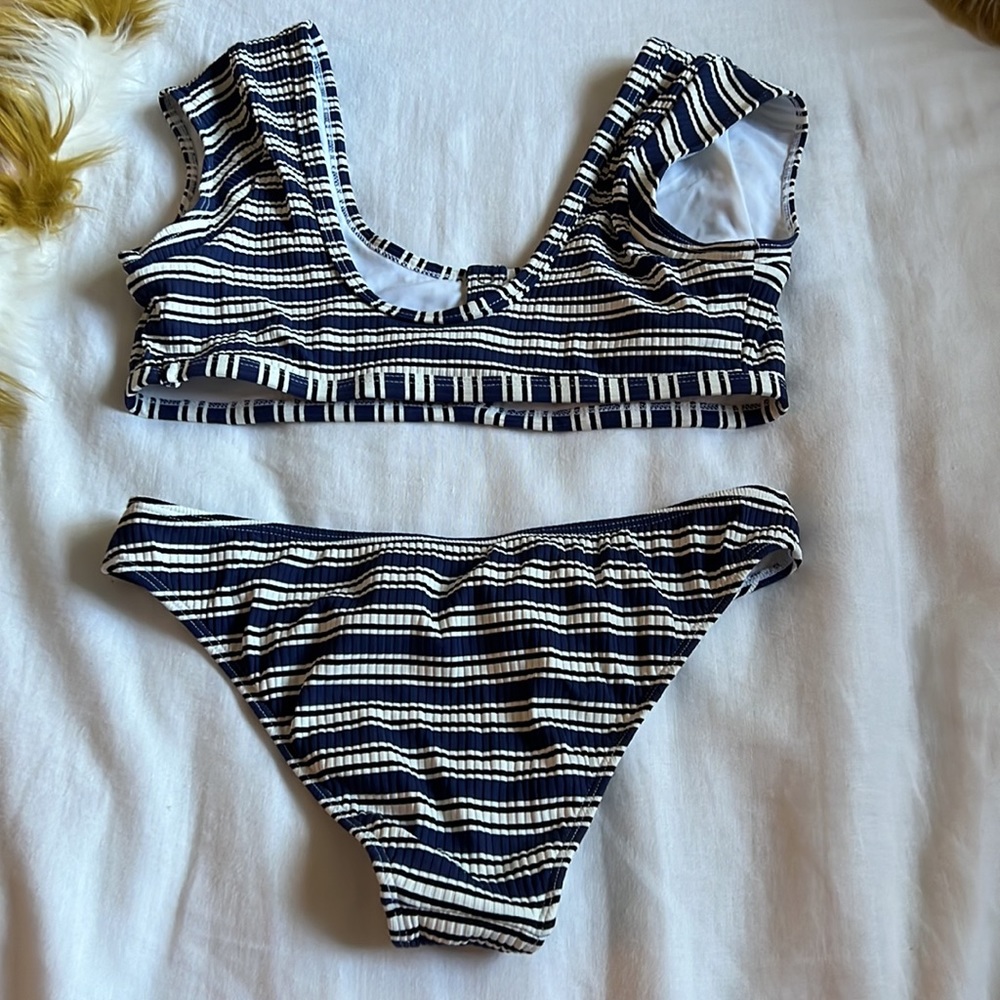 Bikini set - Picture 2 of 2
